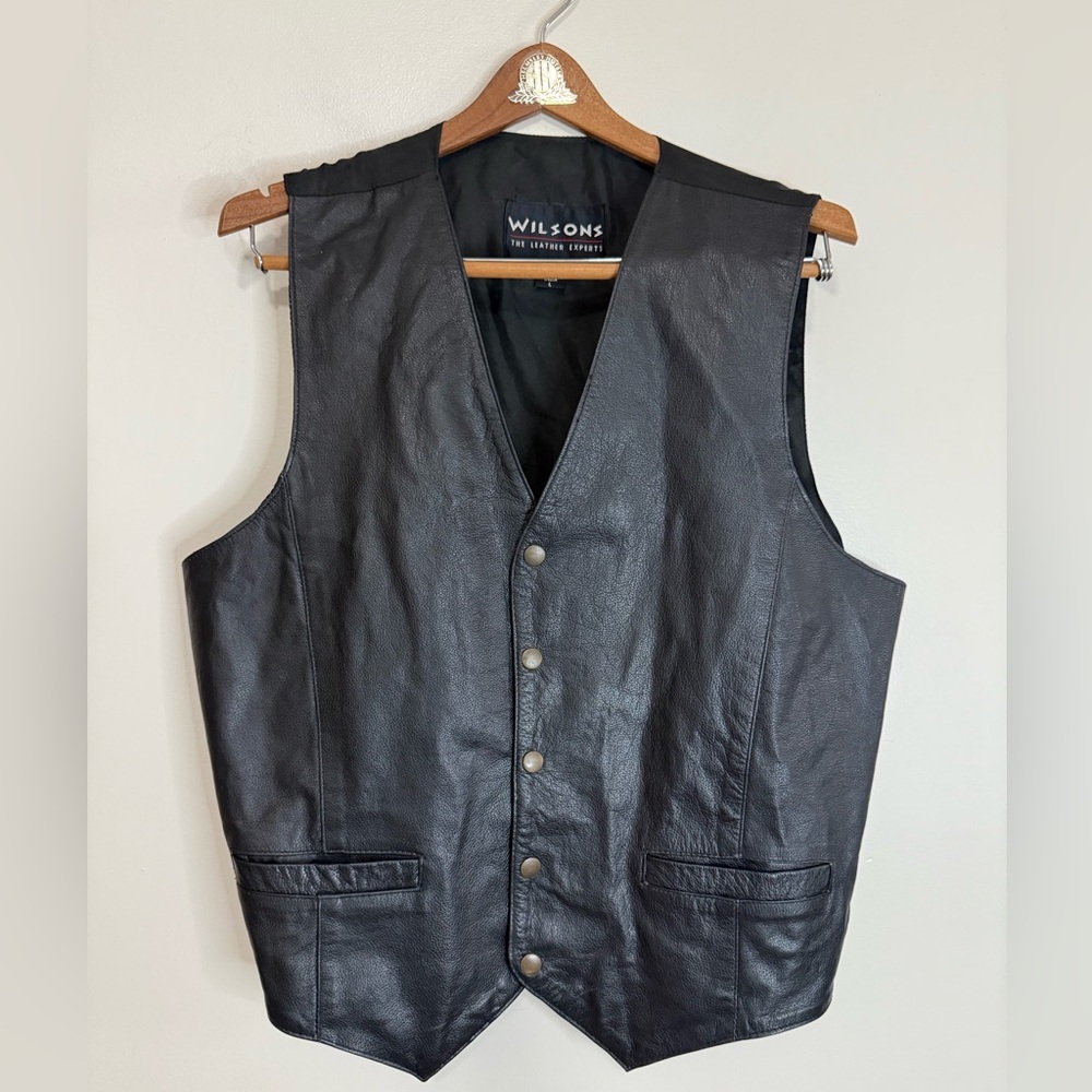 Wilson’s Black Leather women’s button up vest  Vest for women size large